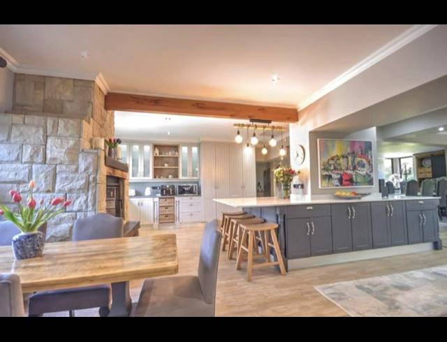 5 BEDROOM HOUSE FOR SALE IN HEATHERLANDS